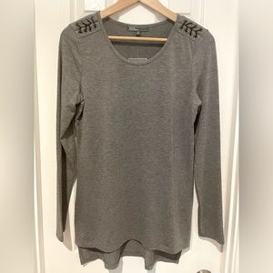 89TH & MADISON, Women’s NWT Gray Long Sleeve Too, Size S